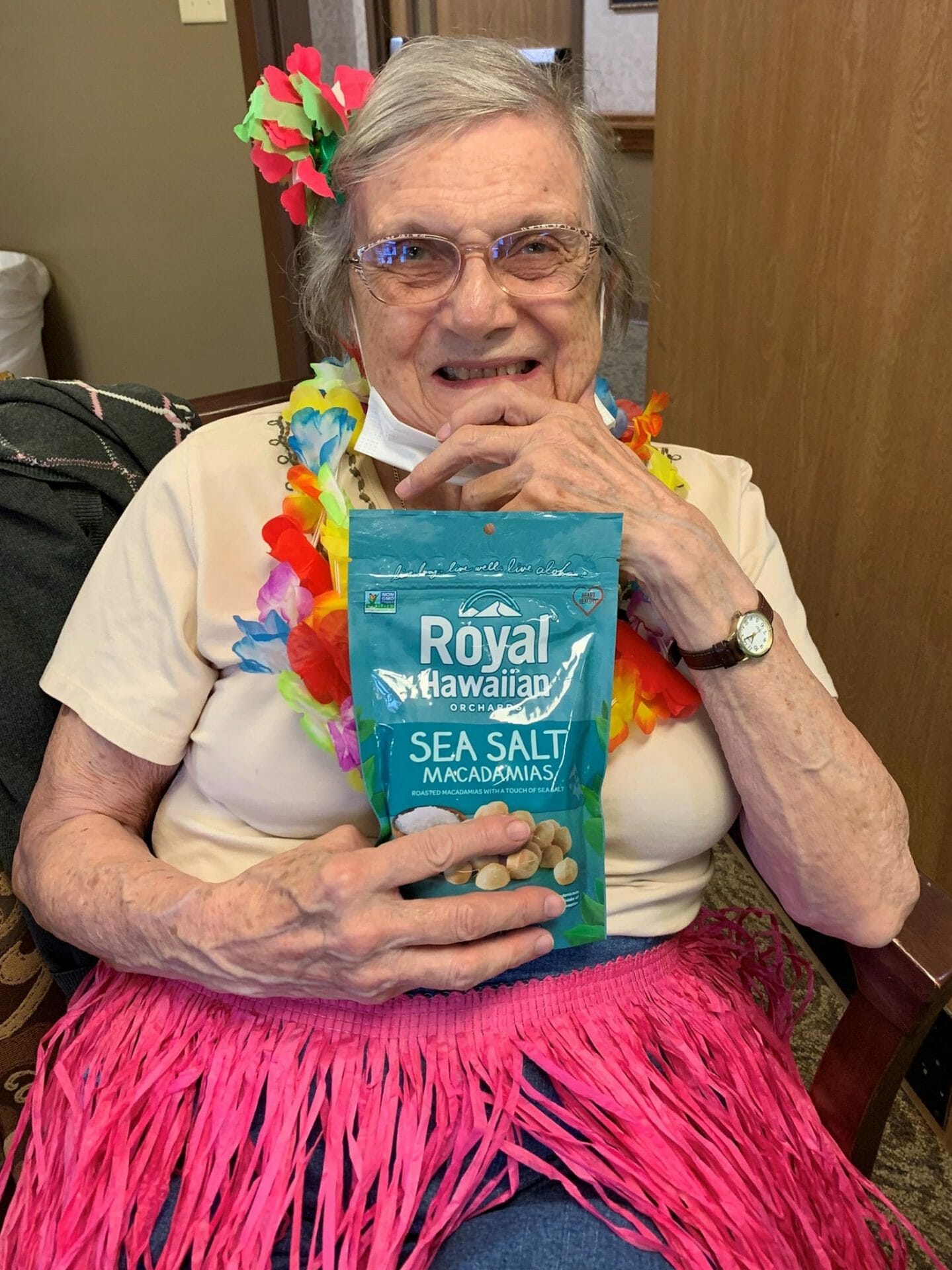 <span  class="uc_style_uc_tiles_grid_image_elementor_uc_items_attribute_title" style="color:#000000;">Smiling resident of American Village Assisted Living Apartments </span>