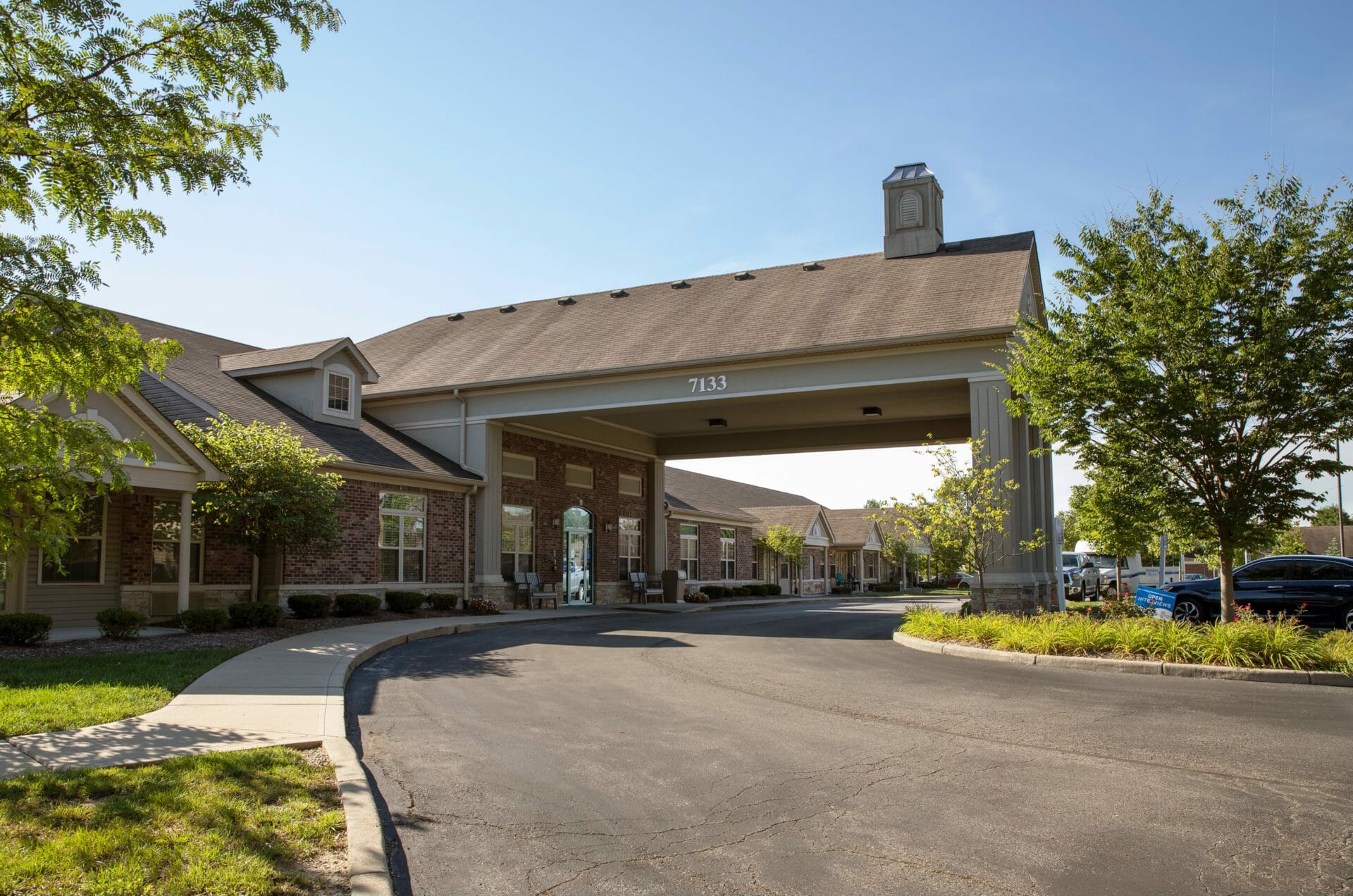<span  class="uc_style_uc_tiles_grid_image_elementor_uc_items_attribute_title" style="color:#000000;">Brownsburg Meadows Assisted Living Building</span>