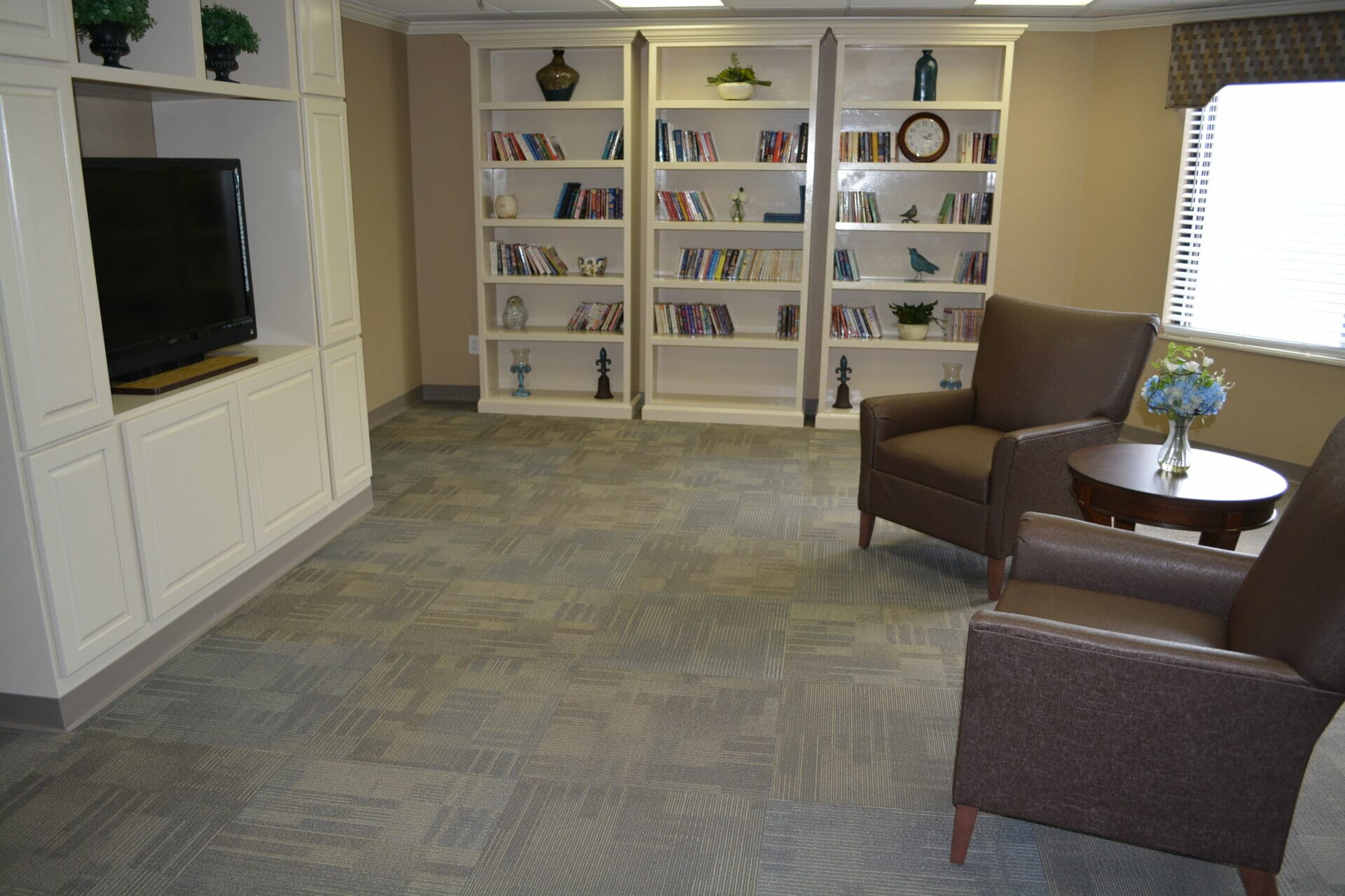 <span  class="uc_style_uc_tiles_grid_image_elementor_uc_items_attribute_title" style="color:#000000;">The library at Bethany Village Assisted Living</span>